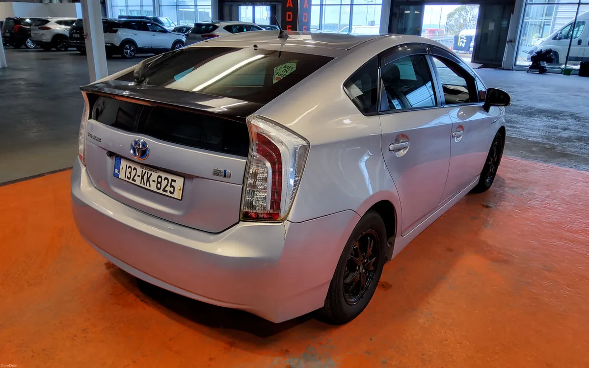 Toyota Prius 2013 - Image 4