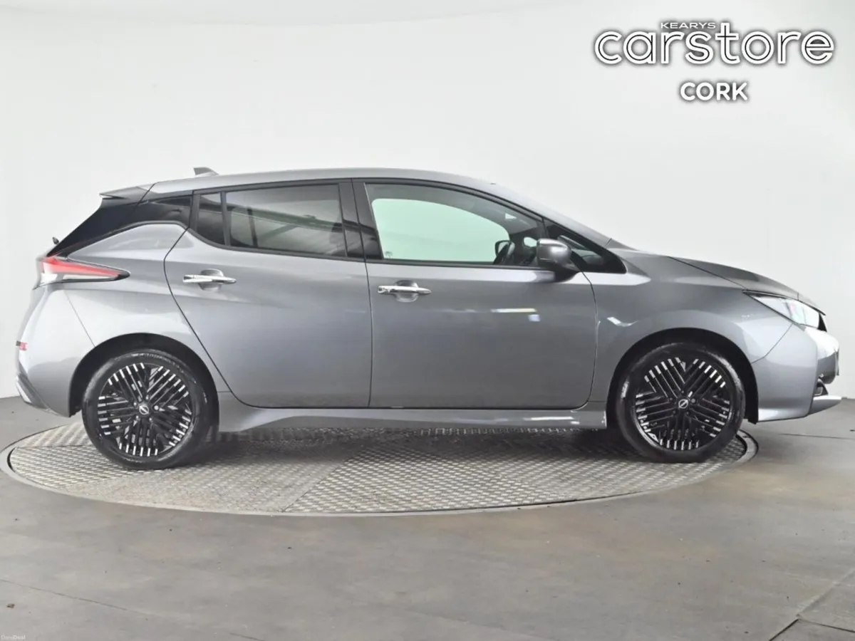 Nissan Leaf Leaf N-Connecta  N-Connecta  150 Elect - Image 2