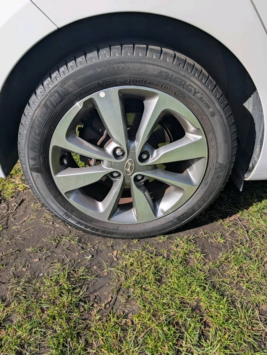 Hyundai i20 premium 1 owner - Image 4