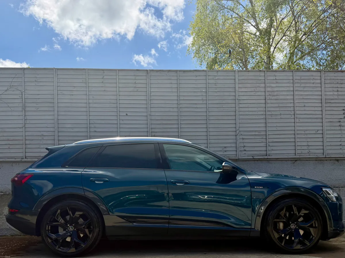 Audi e-tron 2021 TECHNIK 50 QUATTRO / 22" ALLOYS - Image 2