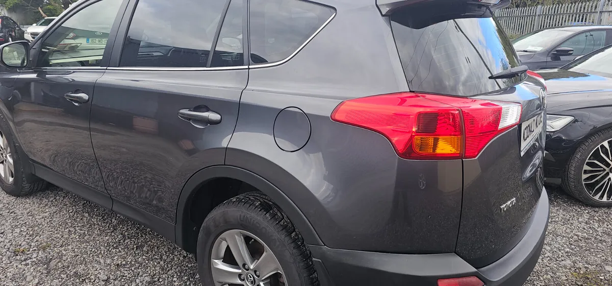 Toyota RAV4 2015 - Image 4