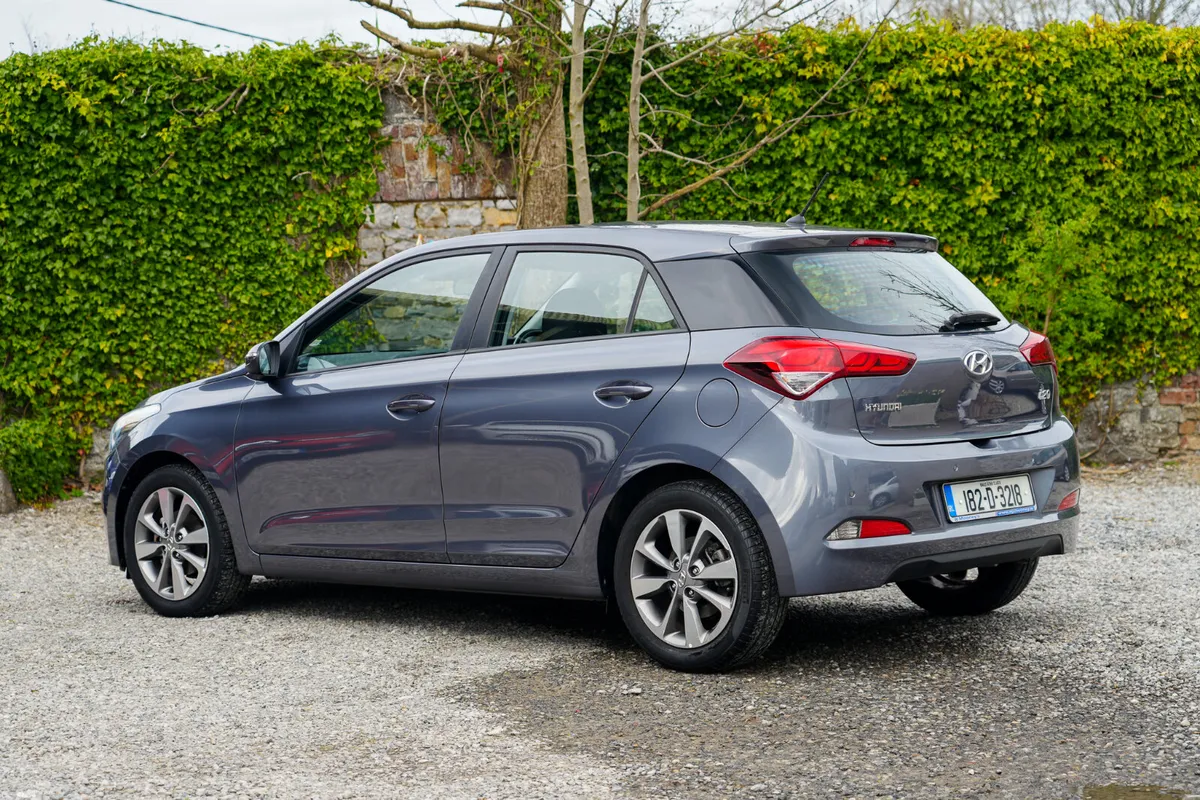2018 Hyundai i20 1.2 Petrol Manual *Very Low Km* - Image 3
