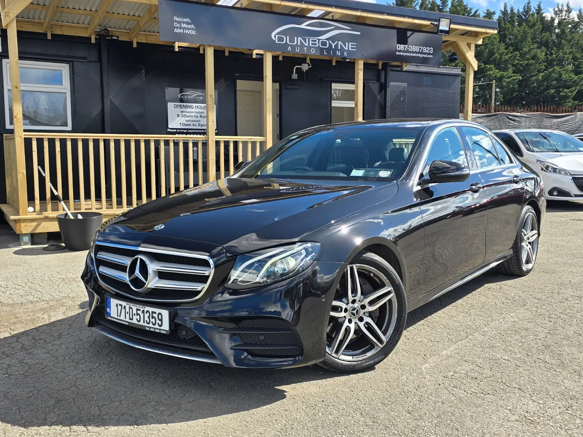 171 MERCEDES BENZ E220 *AMG LINE* - Image 1