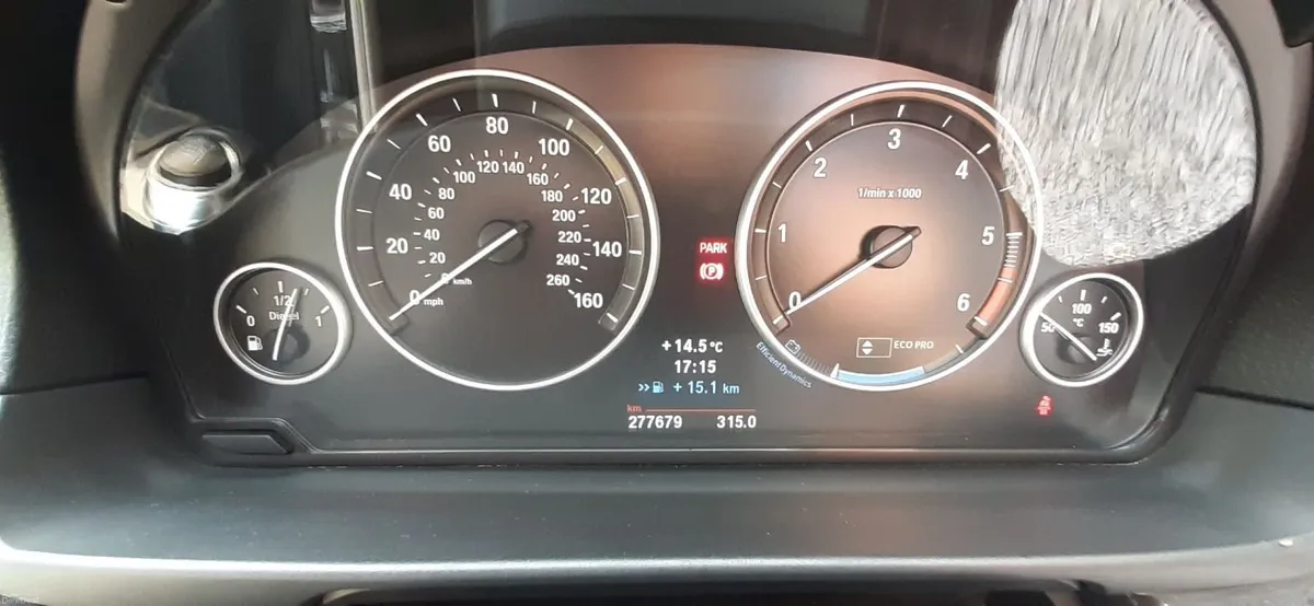 BMW 520d Efficient Dynamics 2012 - Image 3