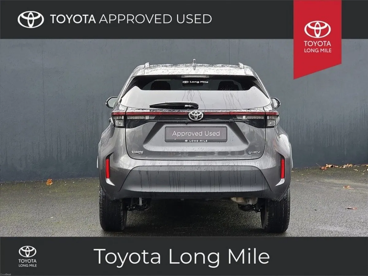 Toyota Yaris Cross 1.5 Hybrid Luna Sport 5dr *Iris - Image 4