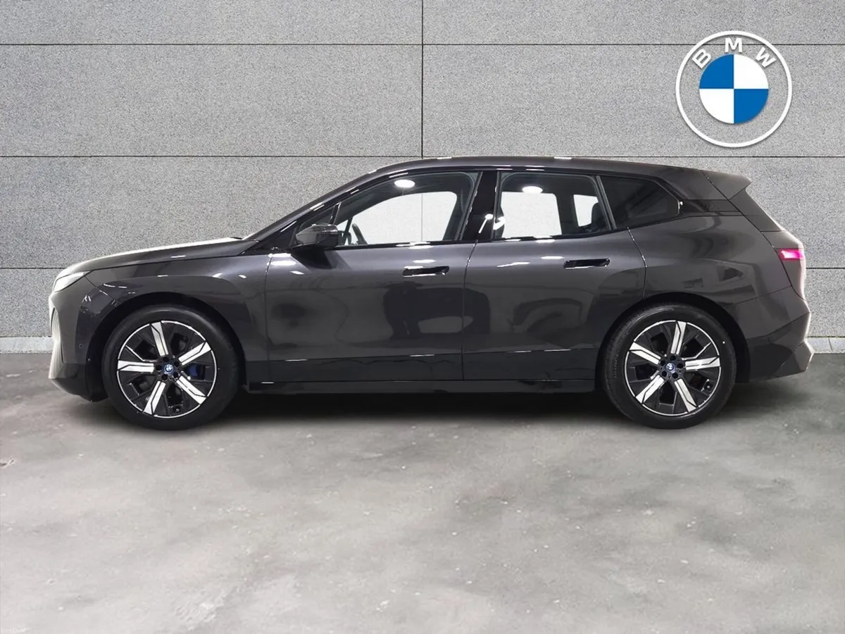 BMW iX xDrive40 M Sport - Image 4