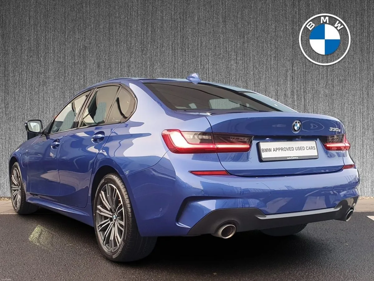 BMW 3-Series 330e M Sport Saloon - Image 3