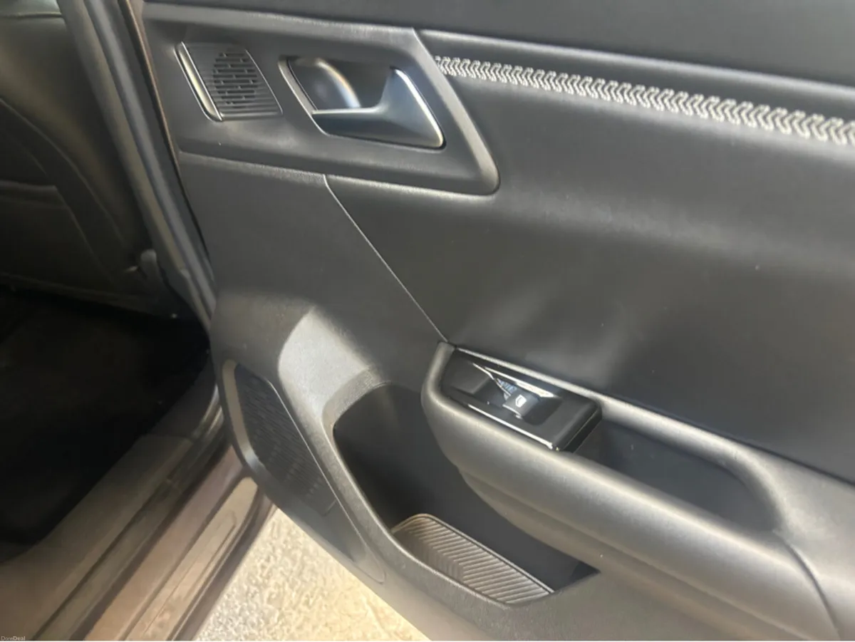 Citroen C5 X FLAIR PHEV 4DR AUTO - Image 2