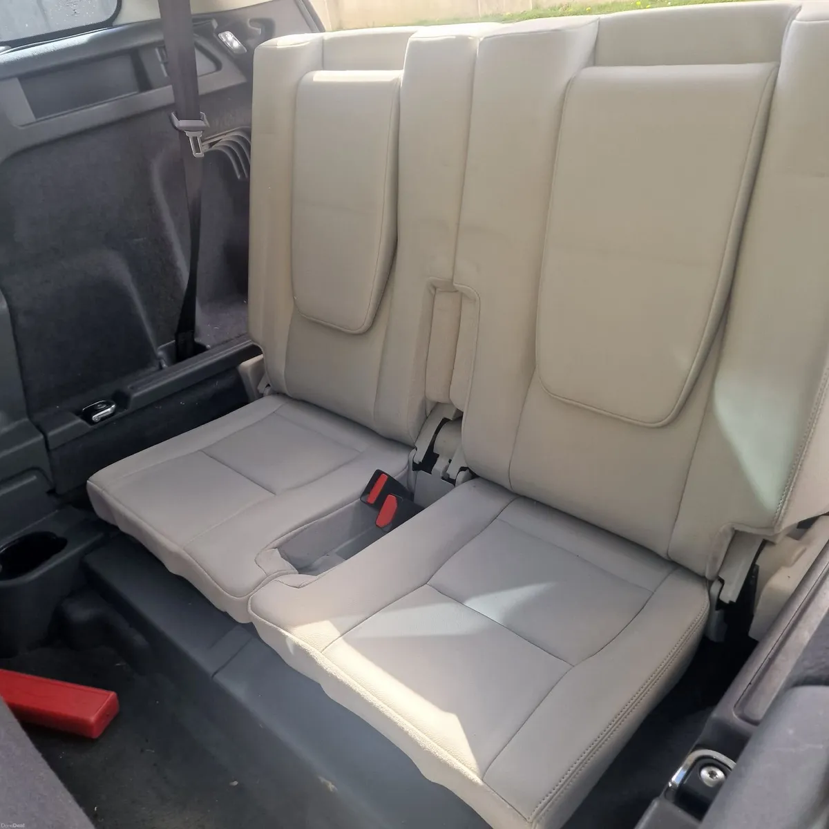 Land Rover Discovery Sport 2016 - Image 1