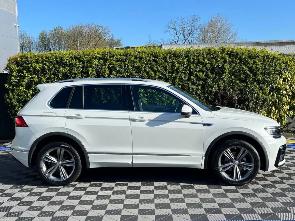 Volkswagen Tiguan R-LINE 4MOTION 2.0 TDI // HEATED - Image 2
