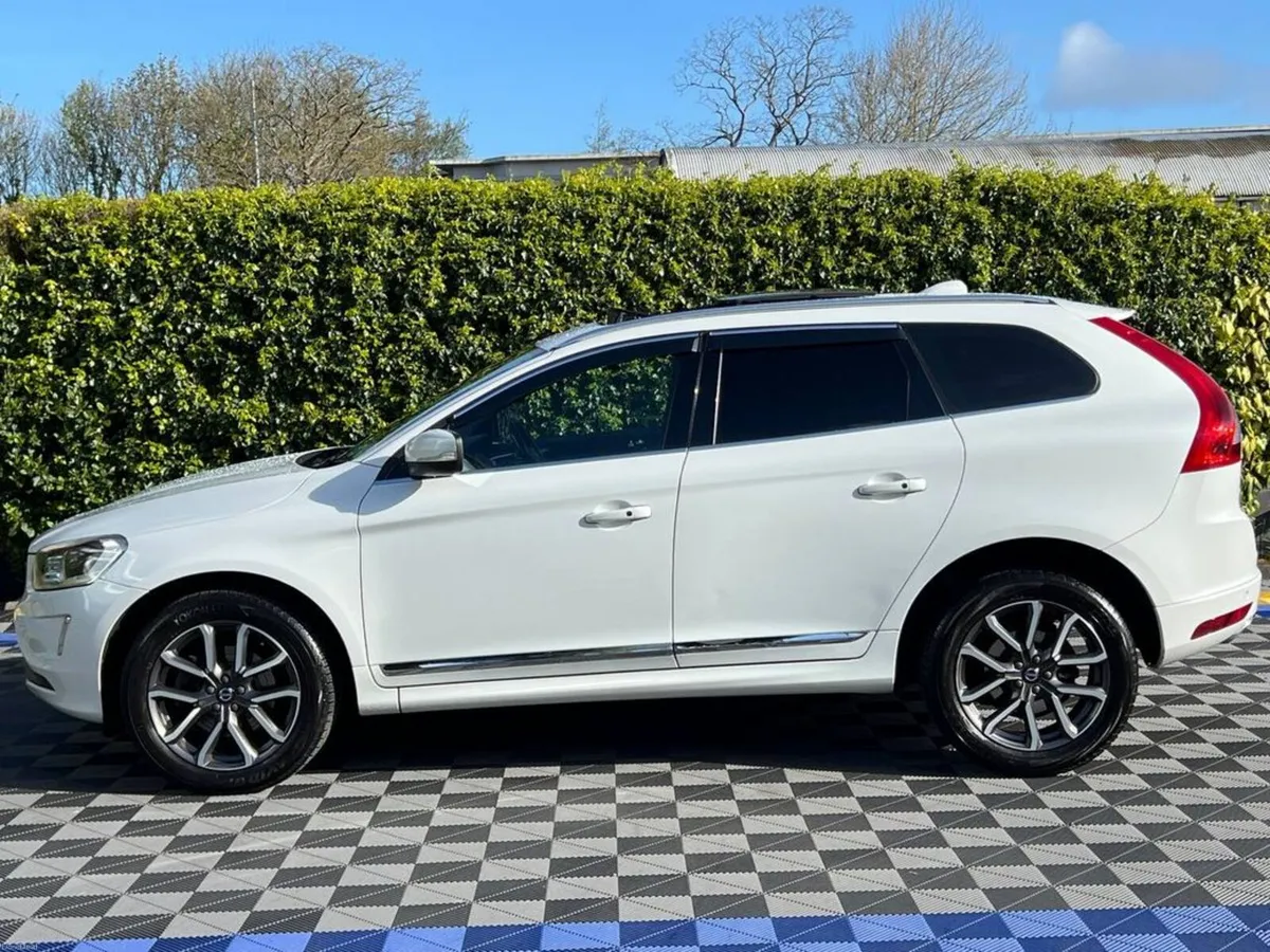 Volvo XC60 D4 CLASSIC 2.0 D // TILT & SLIDE PAN RO - Image 4