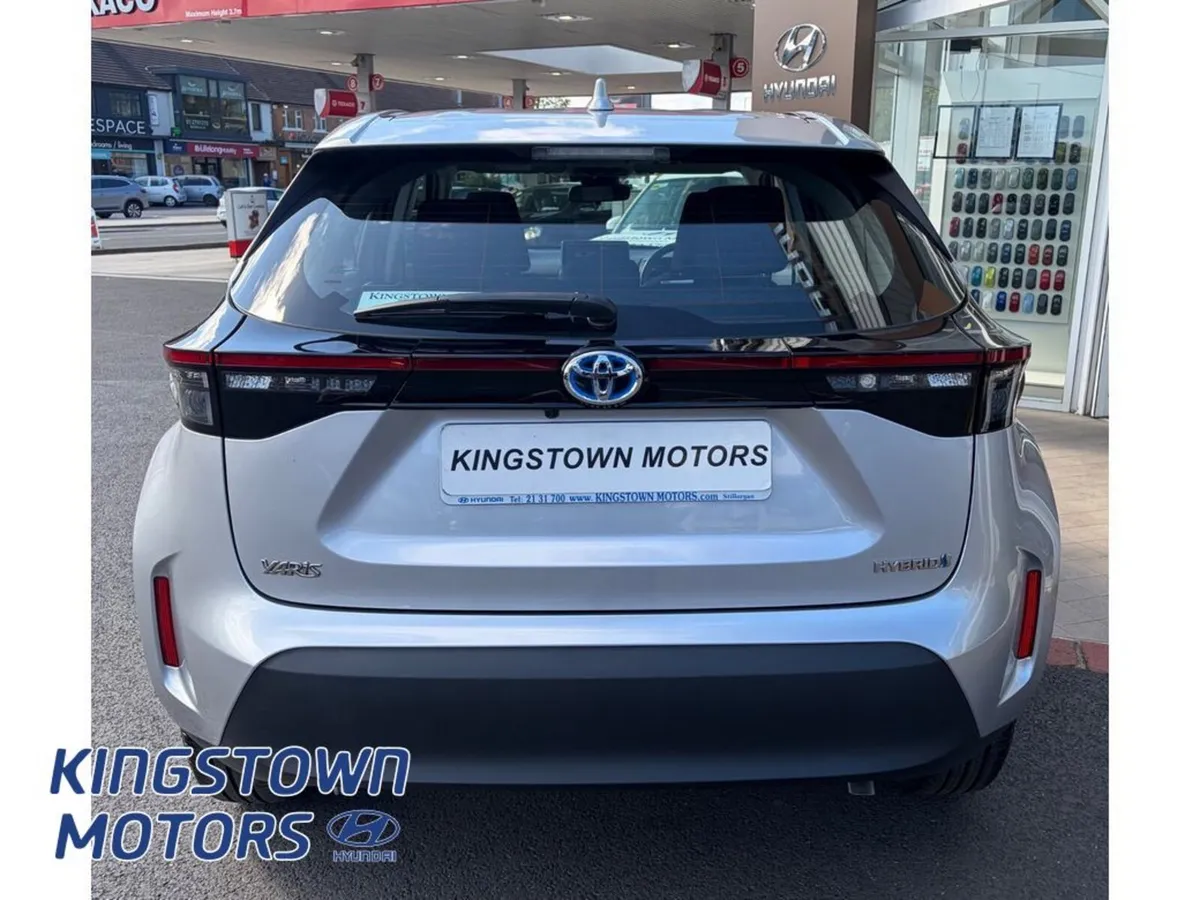 Toyota Yaris CR Cross Luna 4DR Auto - Image 4