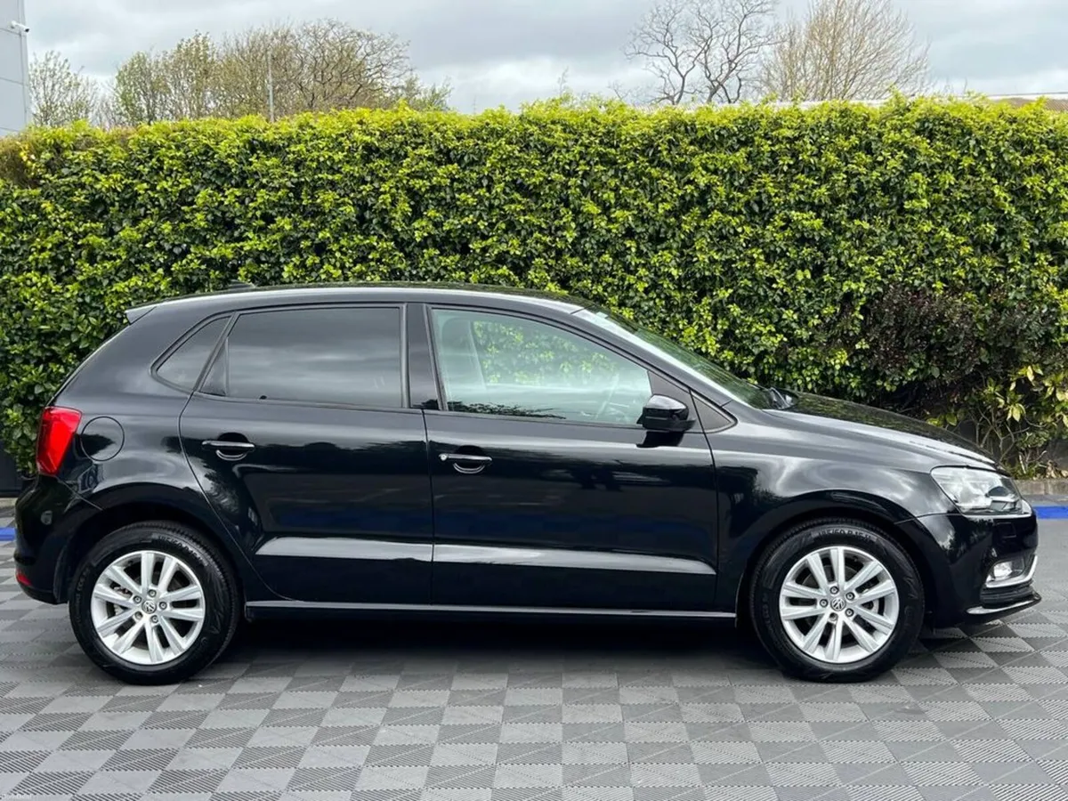 Volkswagen Polo COMFORTLINE 1.2 TSI // DIGITAL CLI - Image 2