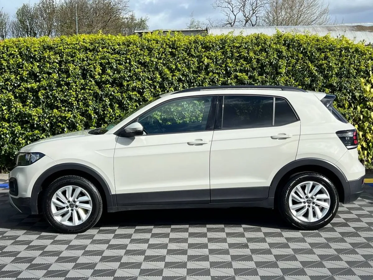 Volkswagen T-Cross LIFE 1.0 TSI // APPLE CARPLAY/A - Image 3