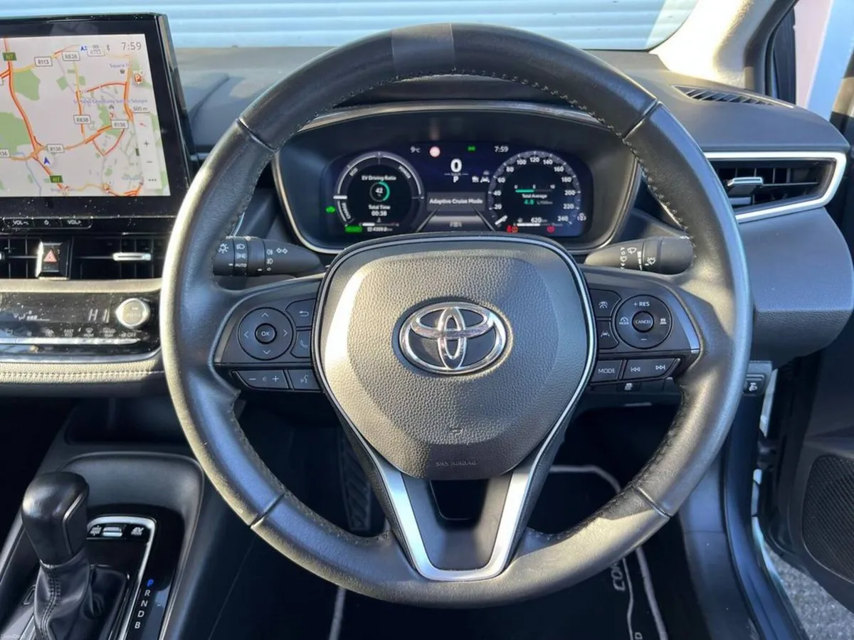 Toyota Corolla LUNA 1.8 HYBRID // APPLE CARPLAY/AN - Image 4