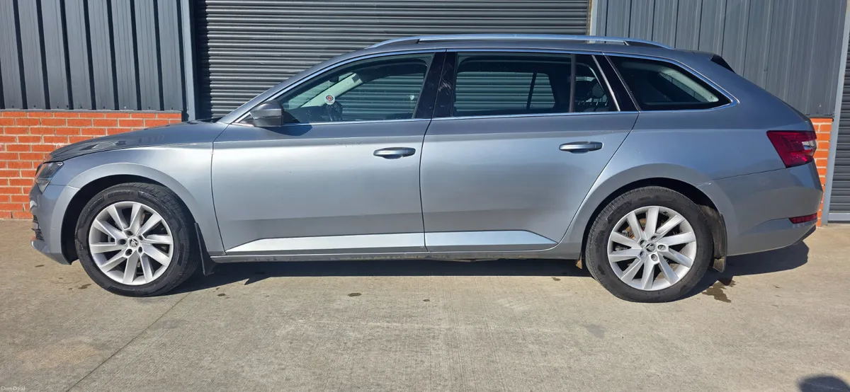 Skoda Superb 2021 - Image 4