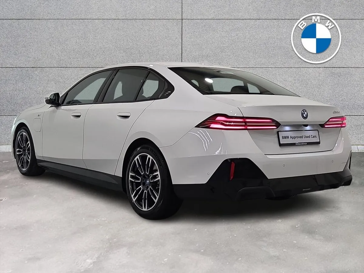 BMW 5-Series 530e M Sport Saloon - Image 3