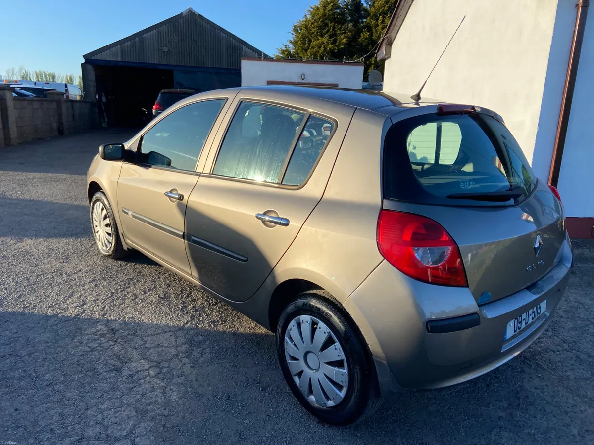 Renault Clio 2009 new nct 2/27 - Image 4