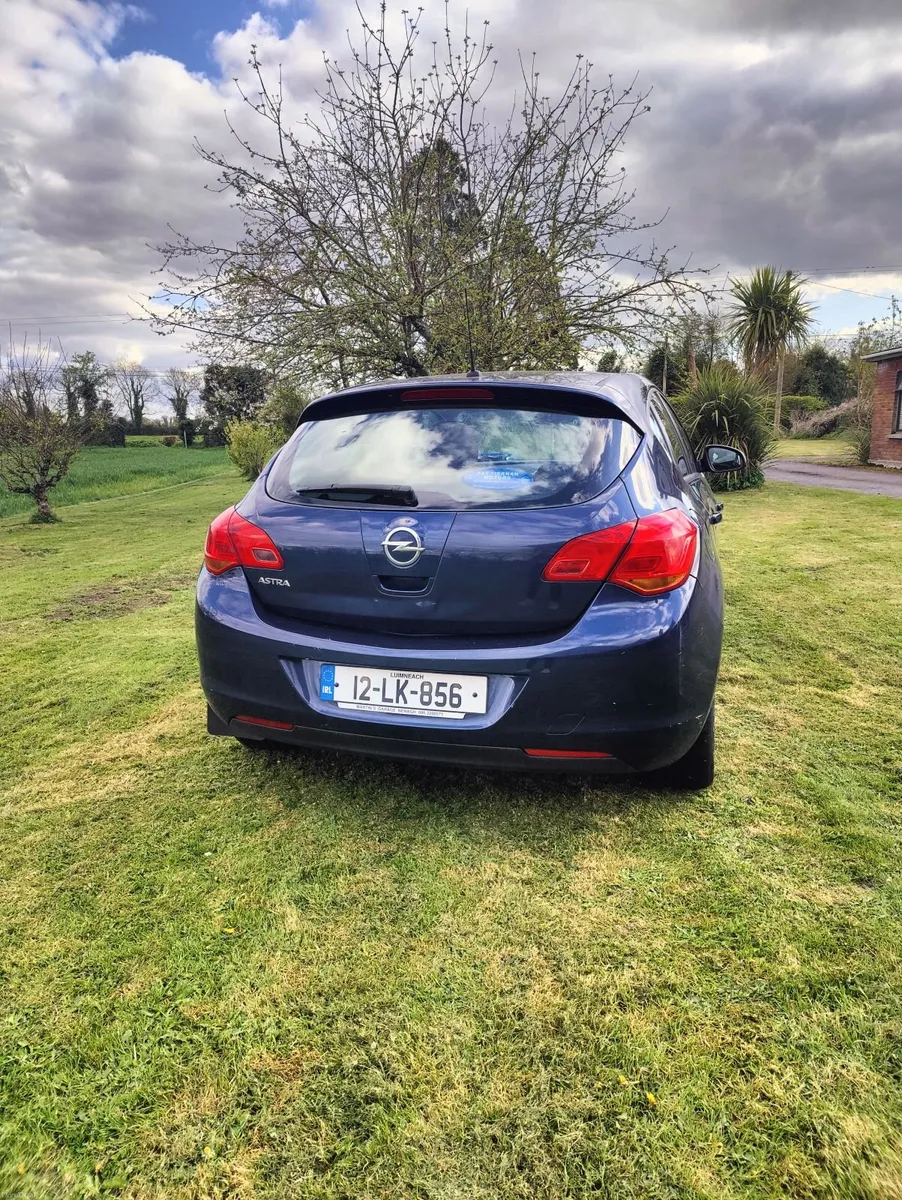 Opel Astra 2012 - Image 3