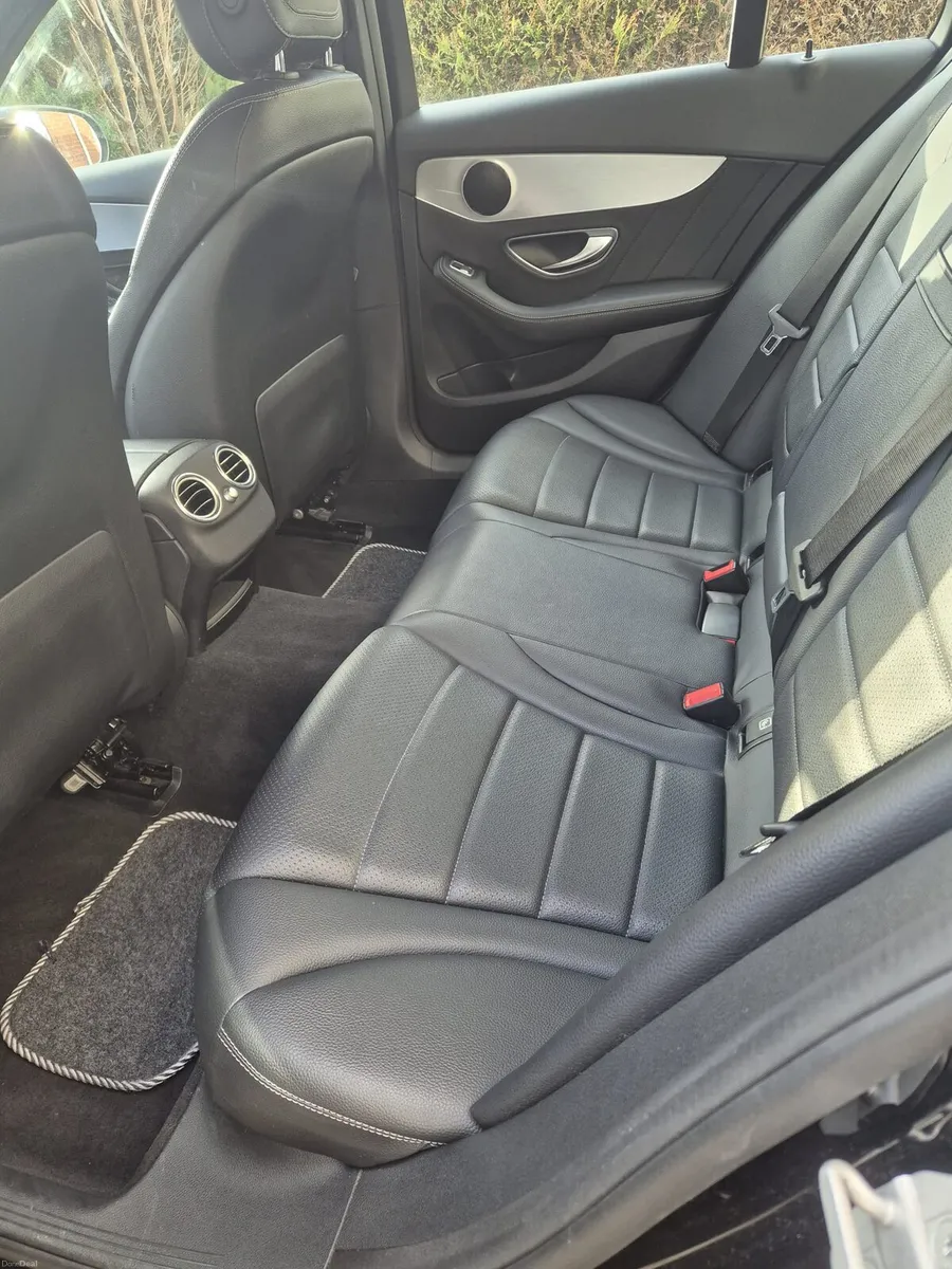 C220d AMG Line - Image 4