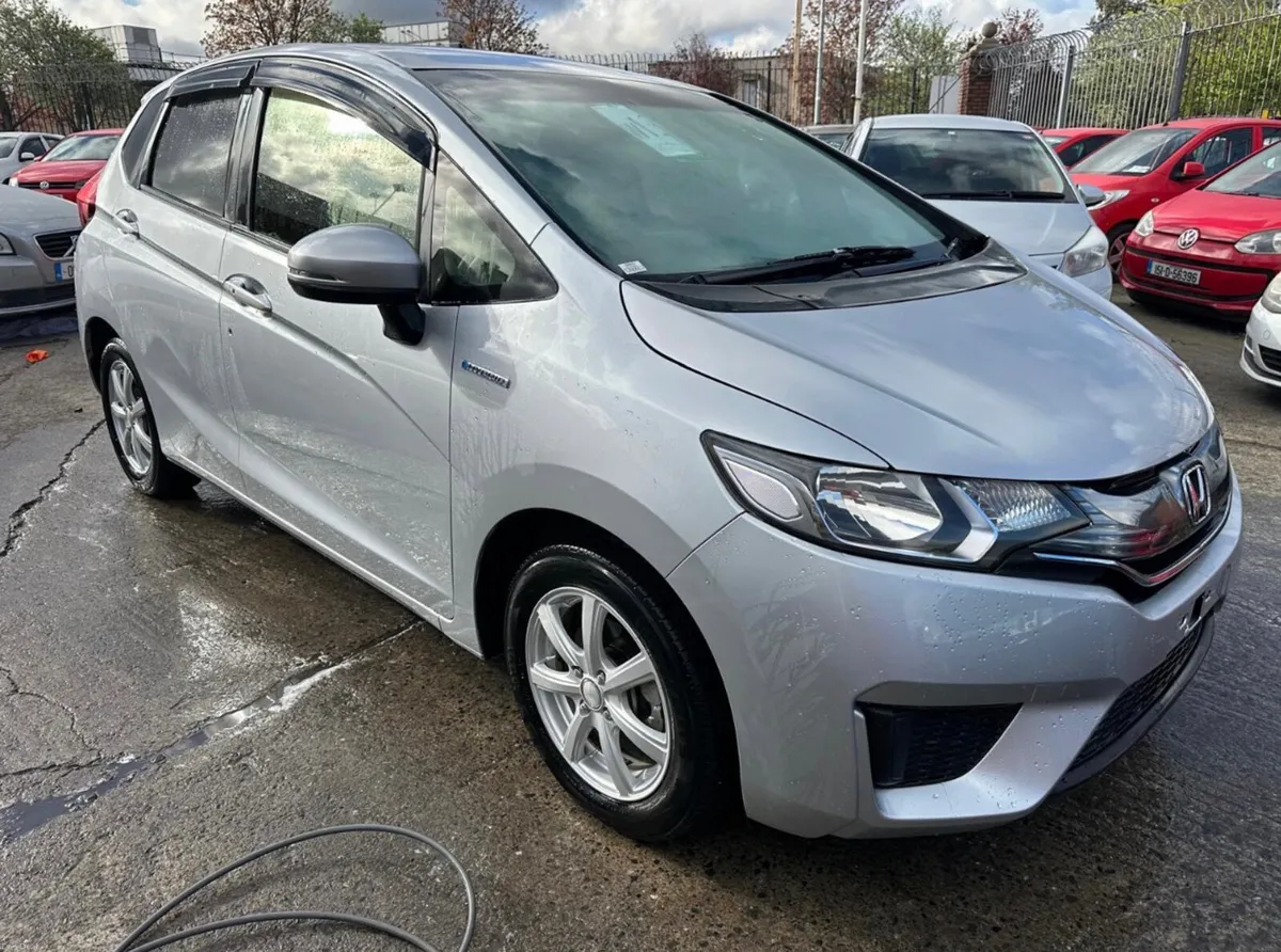 2015 Honda Fit 1.5 Hybrid Auto / New Nct/ warranty - Image 3