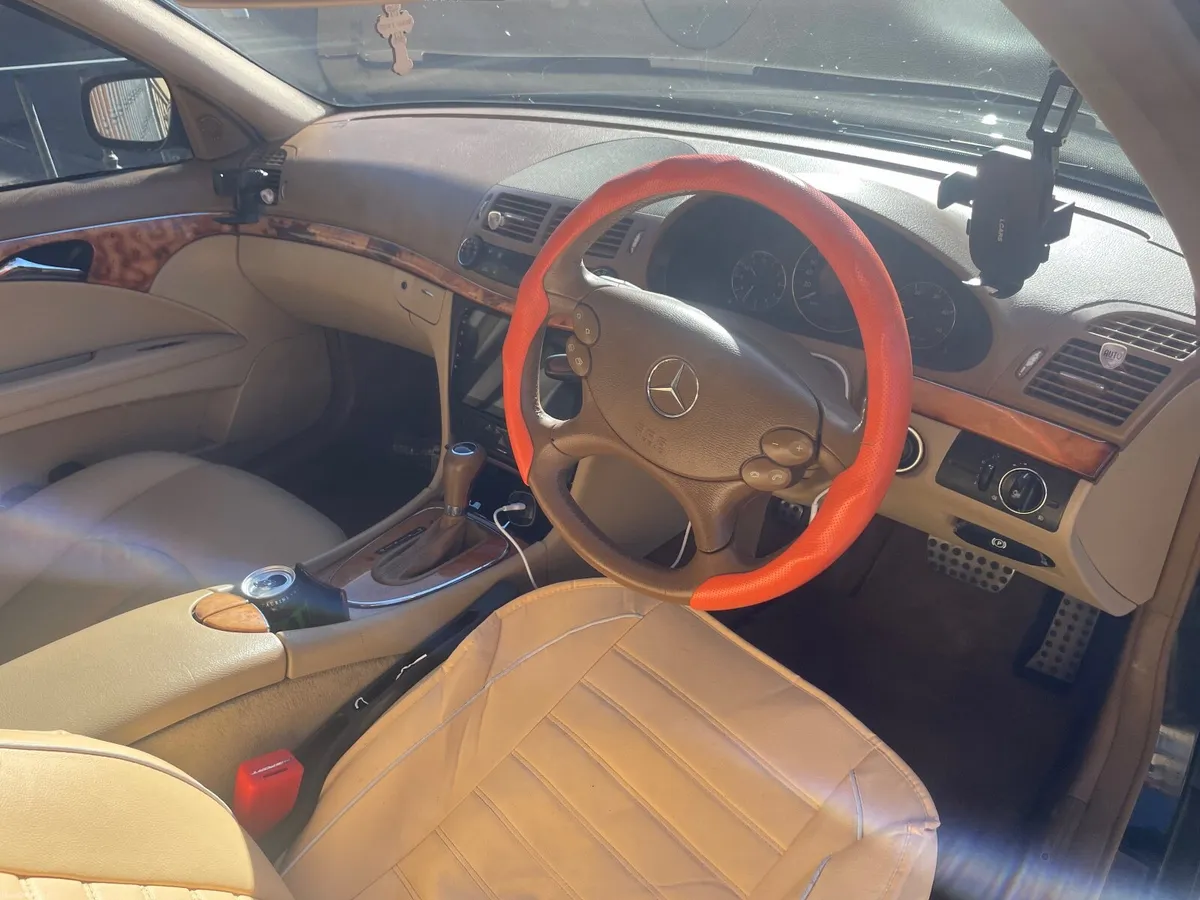 Mercedes-Benz E-Class 2008 - Image 1