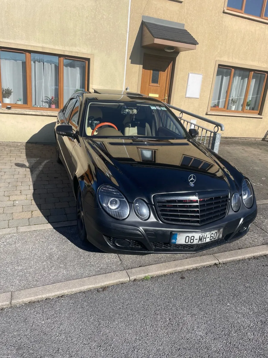 Mercedes-Benz E-Class 2008 - Image 4