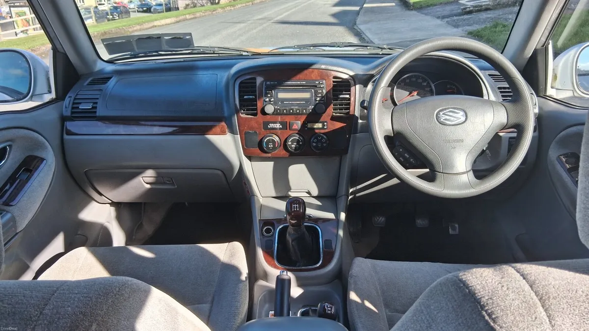 Suzuki Grand Vitara 2005 - Image 2