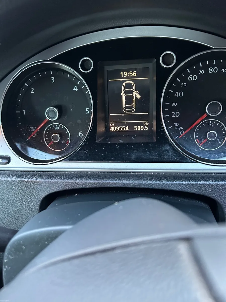 Volkswagen Passat 2011 - Image 1