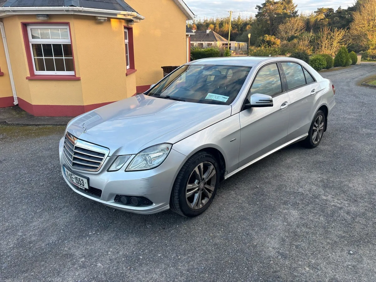 Mercedes e200 - Image 2