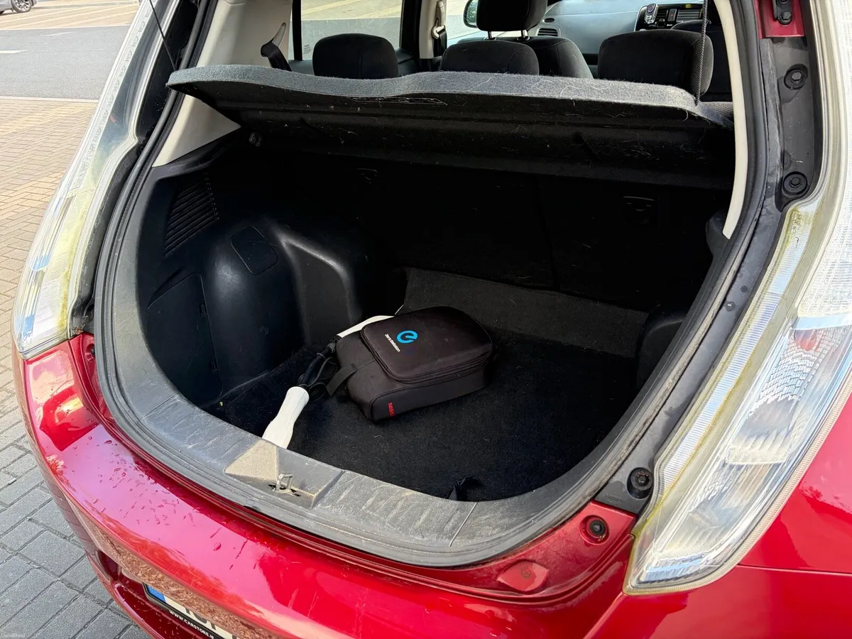 Nissan leaf 2015 EV SV - Image 4