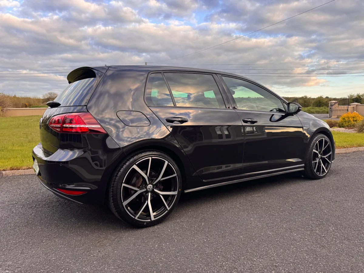 2017 Volkswagen Golf GTD - Image 2