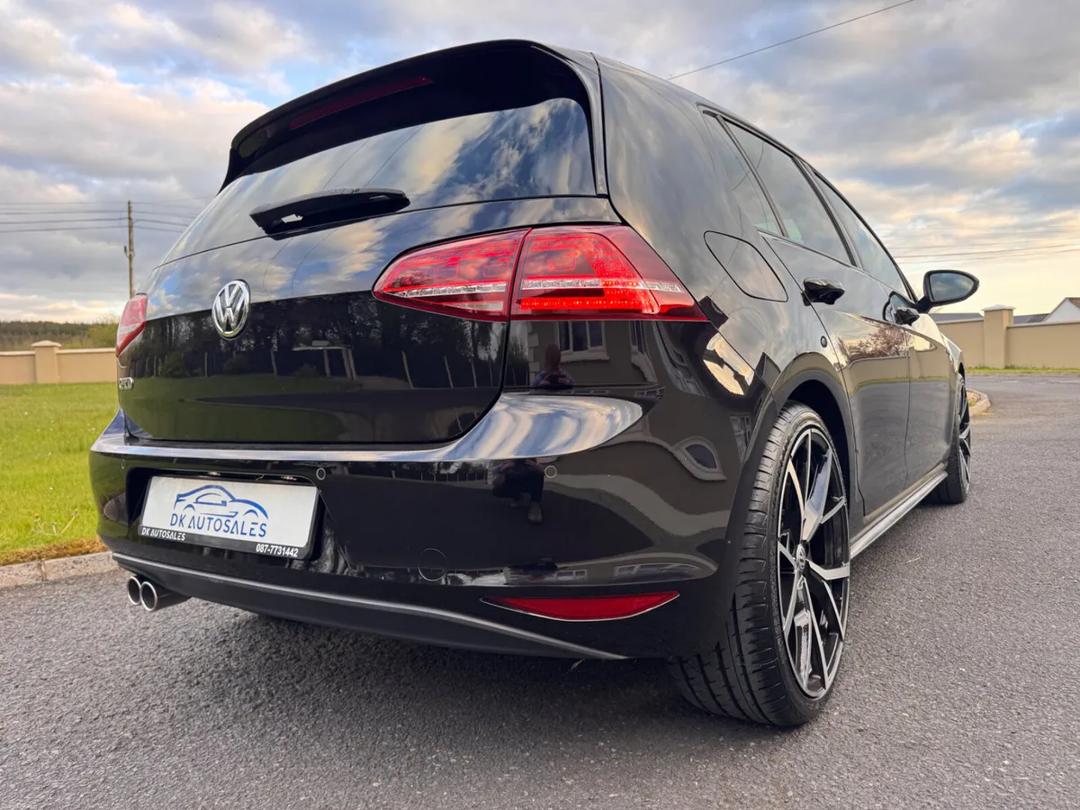 2017 Volkswagen Golf GTD - Image 3