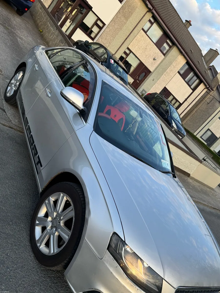 Audi A4 2009 - Image 2