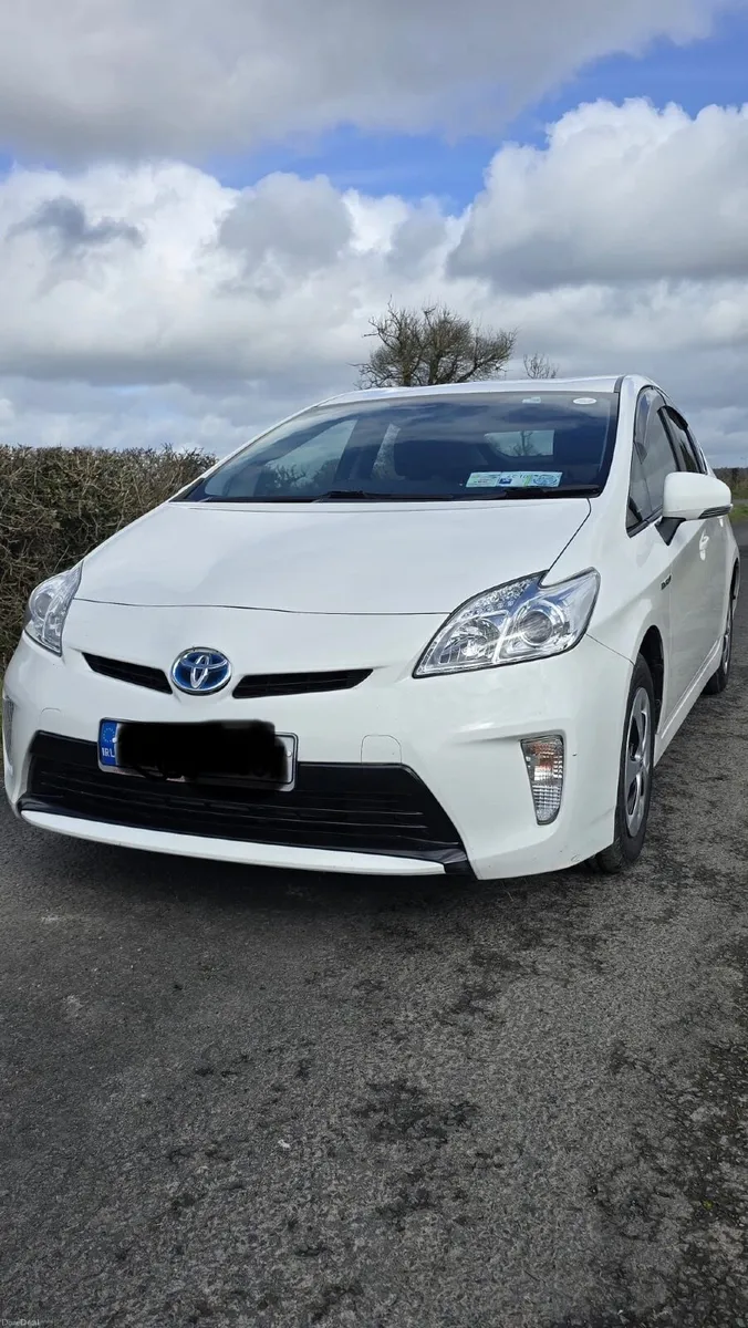 Toyota Prius 2015 - Image 1