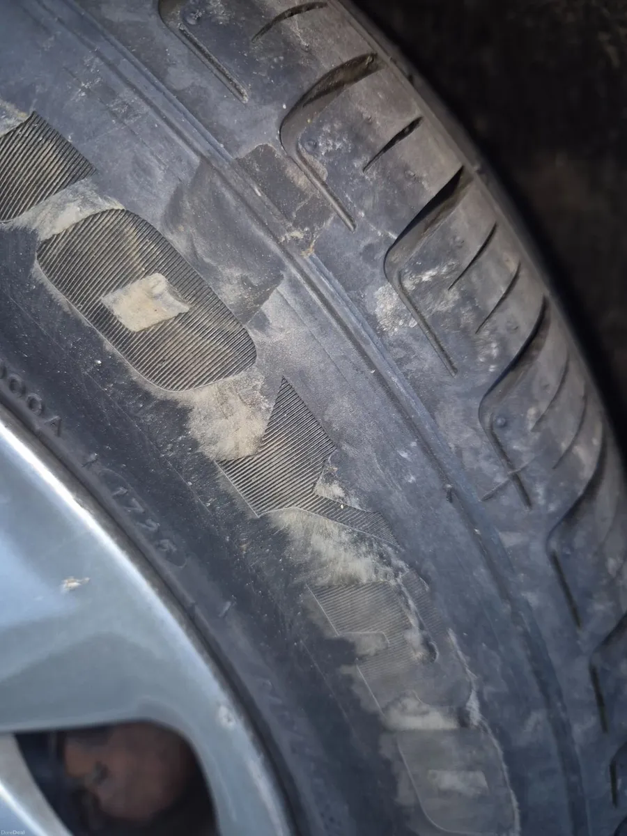 Ford Focus 2010 - Image 2