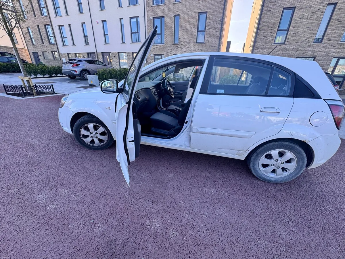 Kia rio strike - Image 1