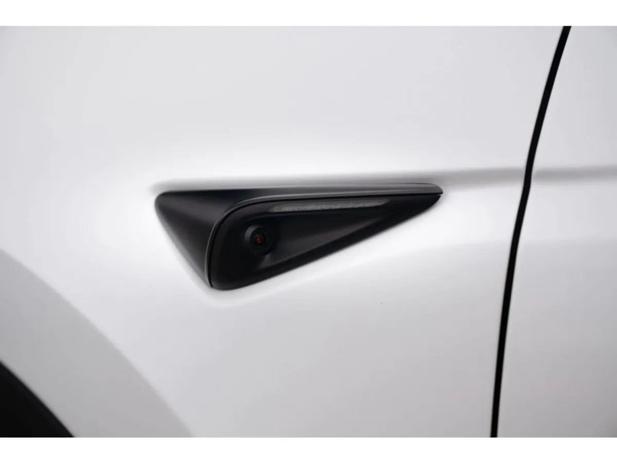 Tesla Model 3 Long Range All Wheel Drive - Image 4