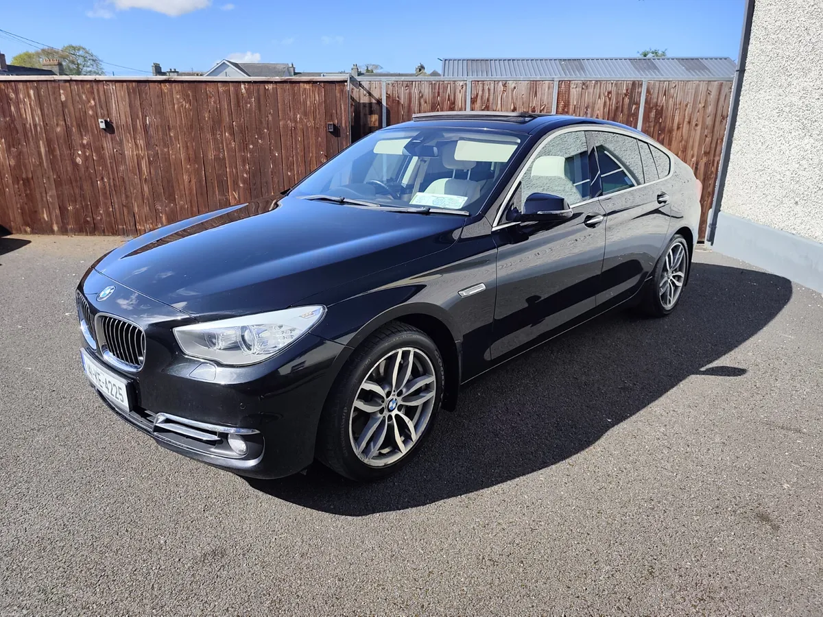BMW 520D GT LUXURY LOW KM PAN ROOF - Image 1