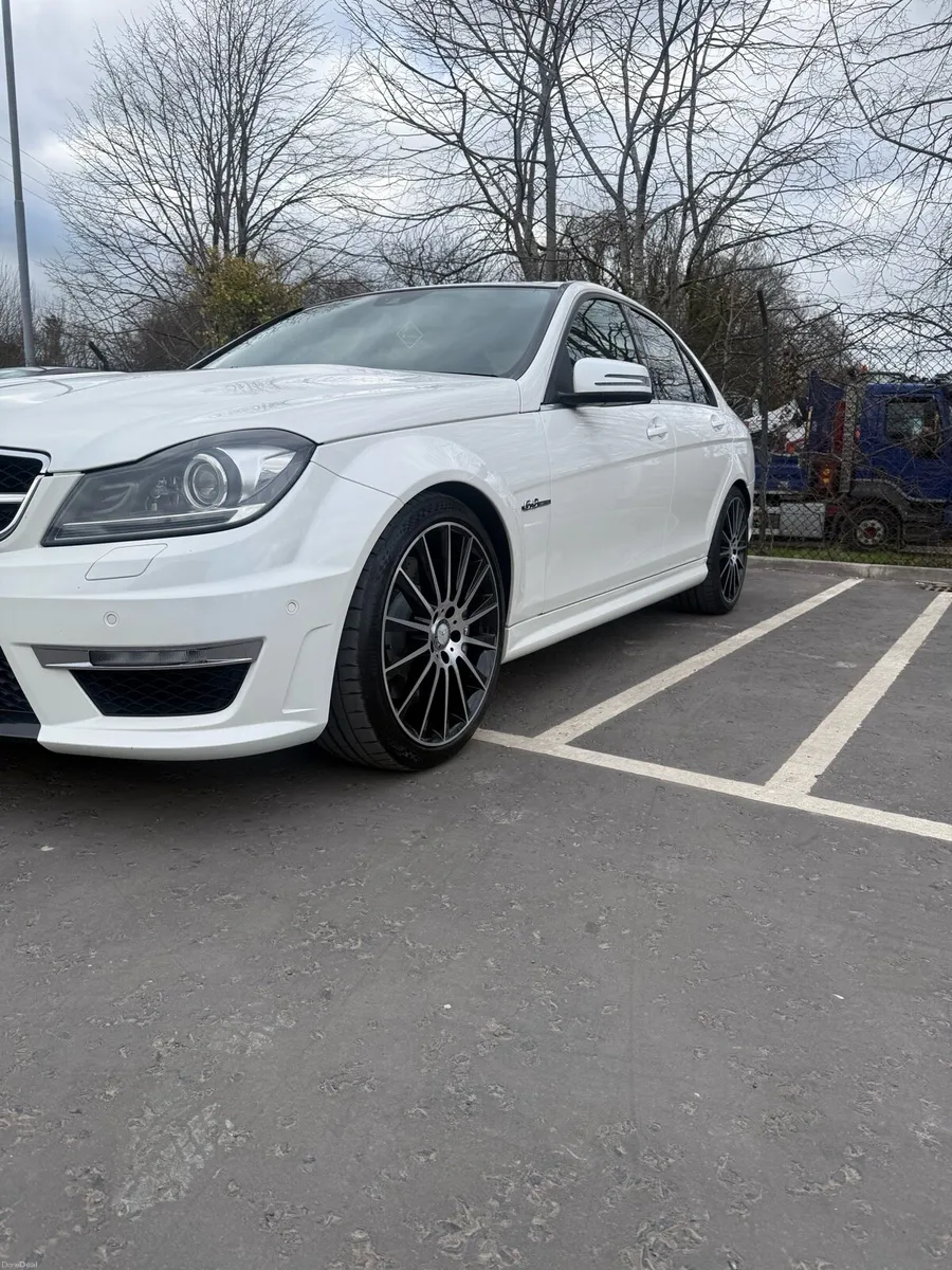 2012 C63 W204 - Image 2