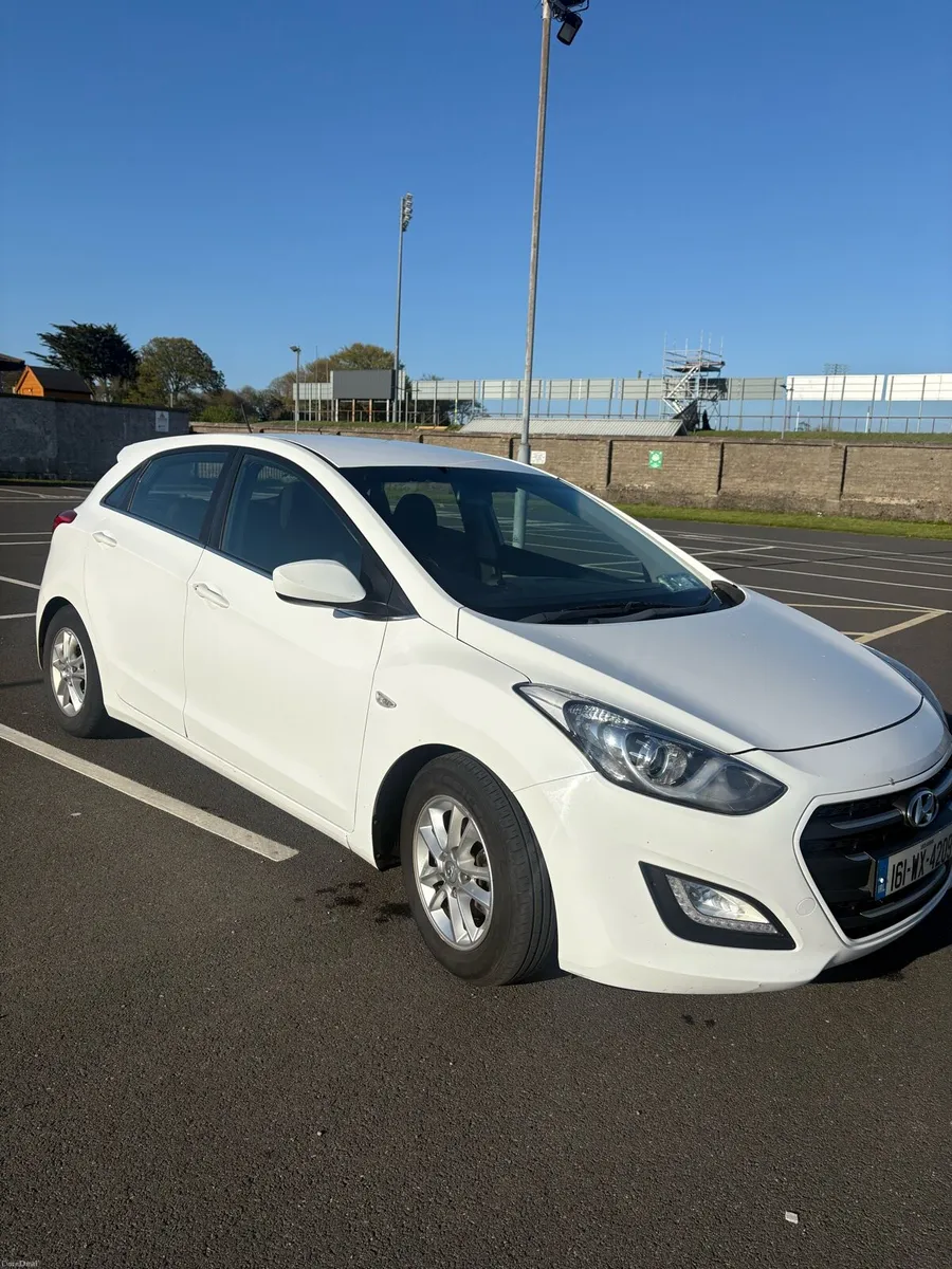 2016 Hyundai i30 SE BLUE DRIVE 110PS 5DR - Image 1