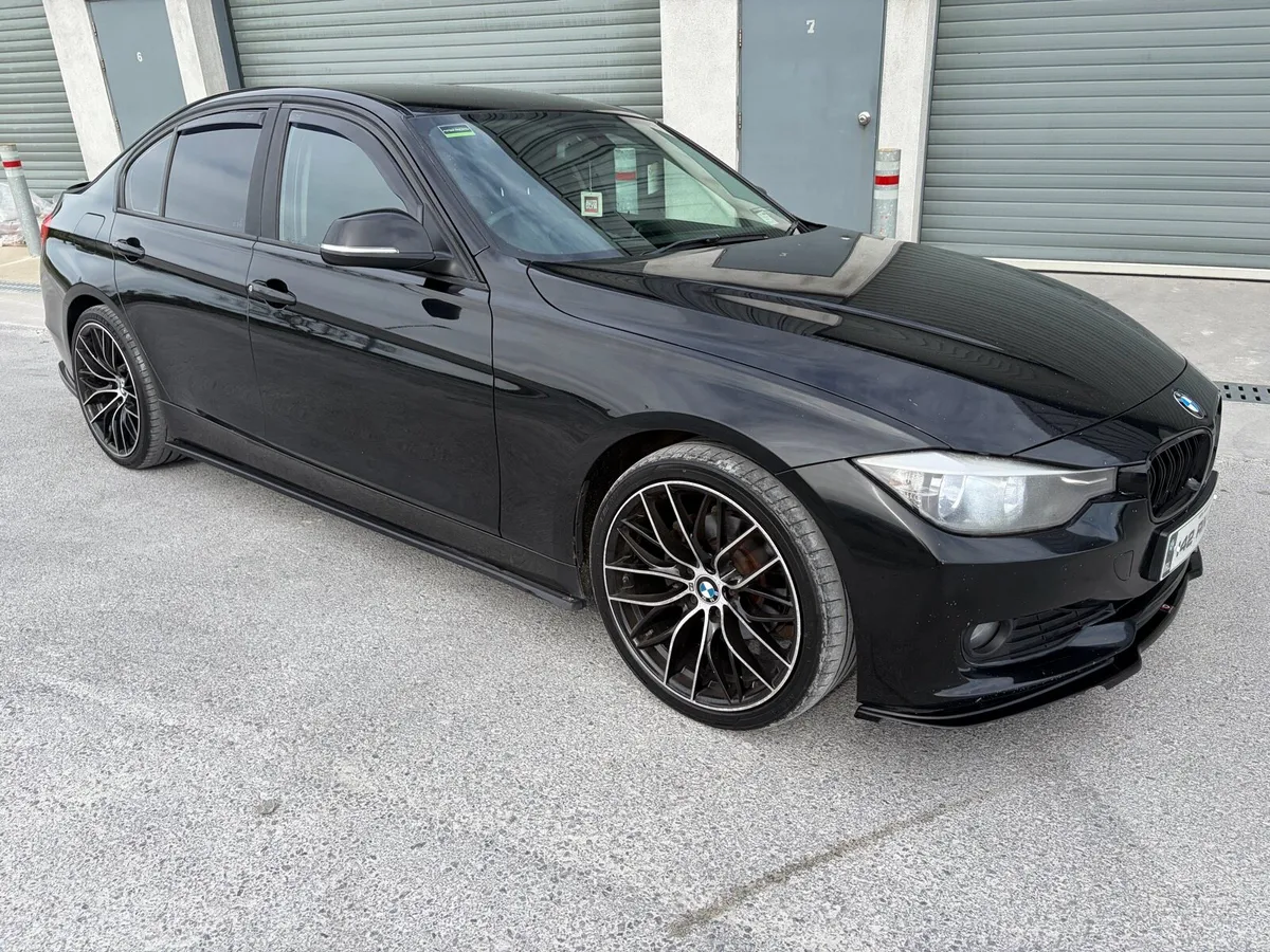 BMW 320d - Image 1