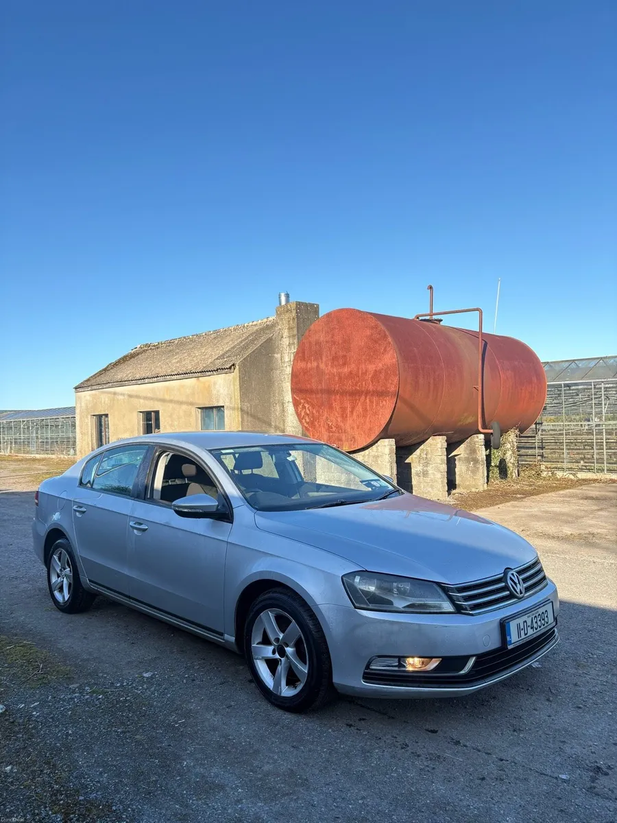 Volkswagen Passat - Image 1