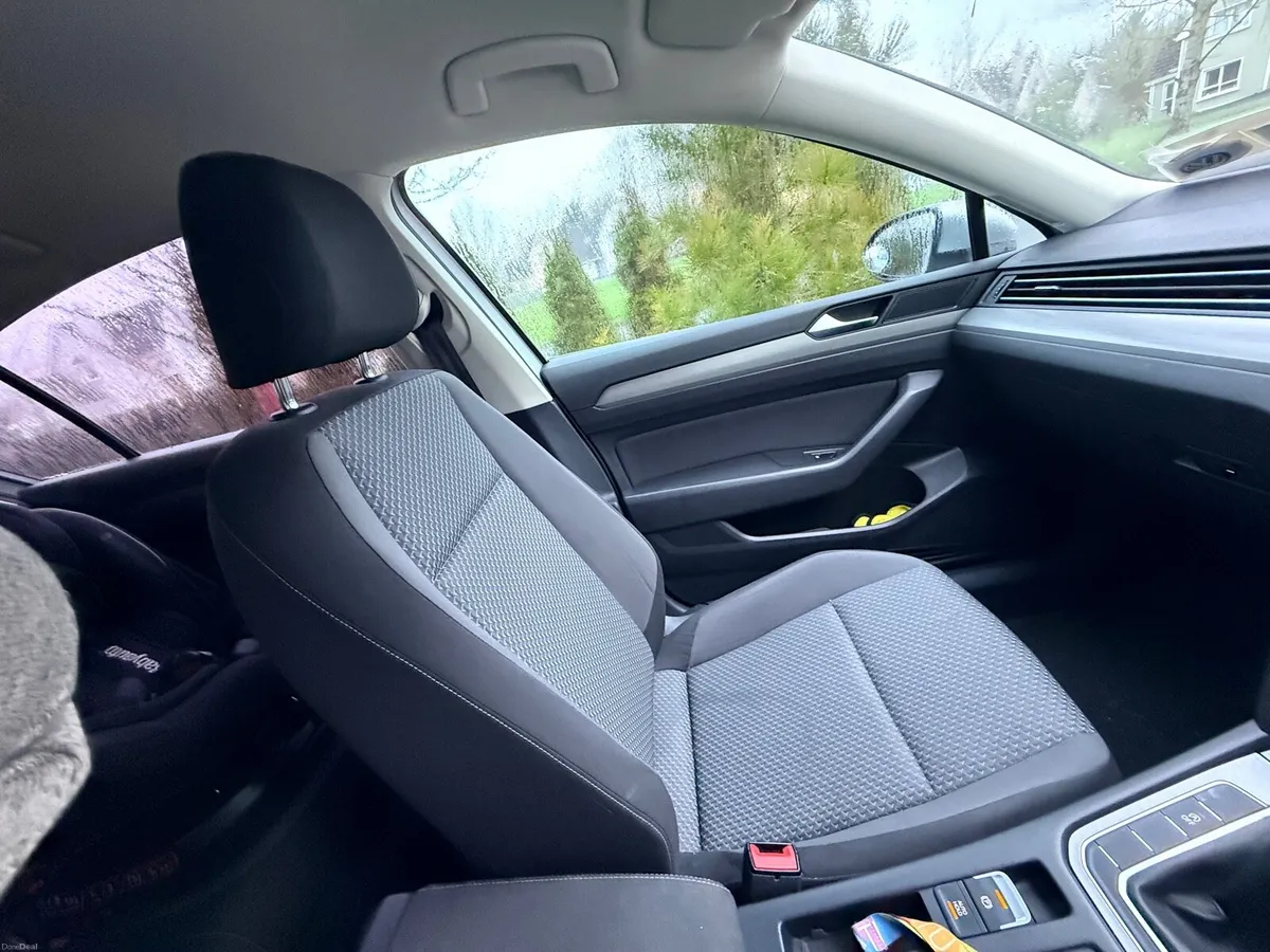 Volkswagen Passat 2015 - Image 3