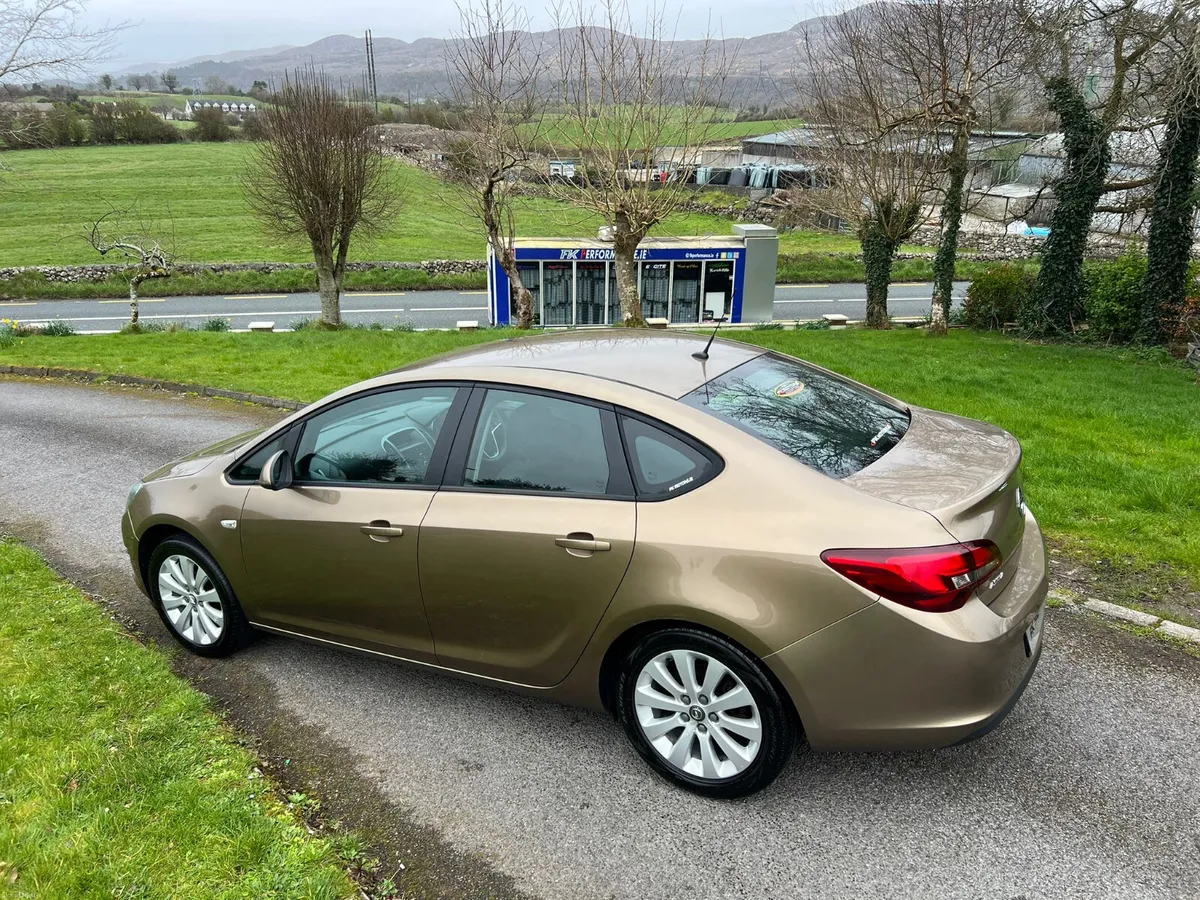 Opel Astra 2013 - Image 5
