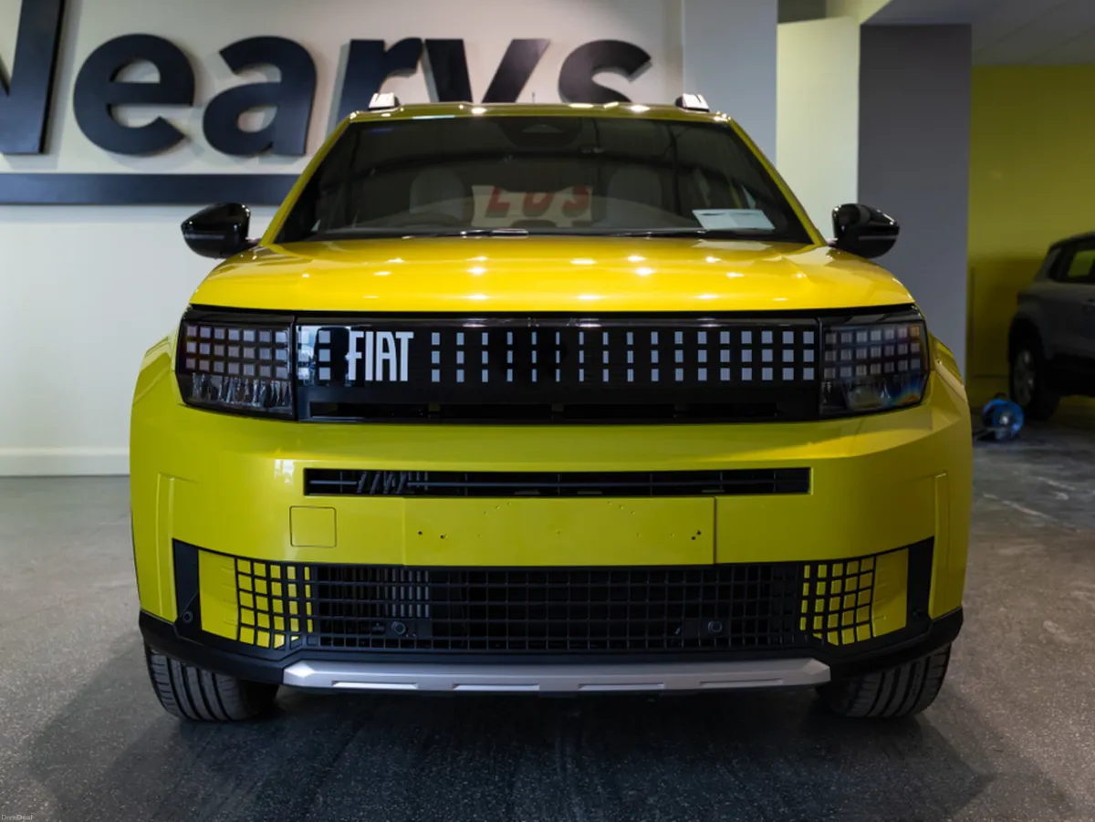 Fiat Grande Panda LA PRIMA 1.2 110HP 48V HYBRID eD - Image 2