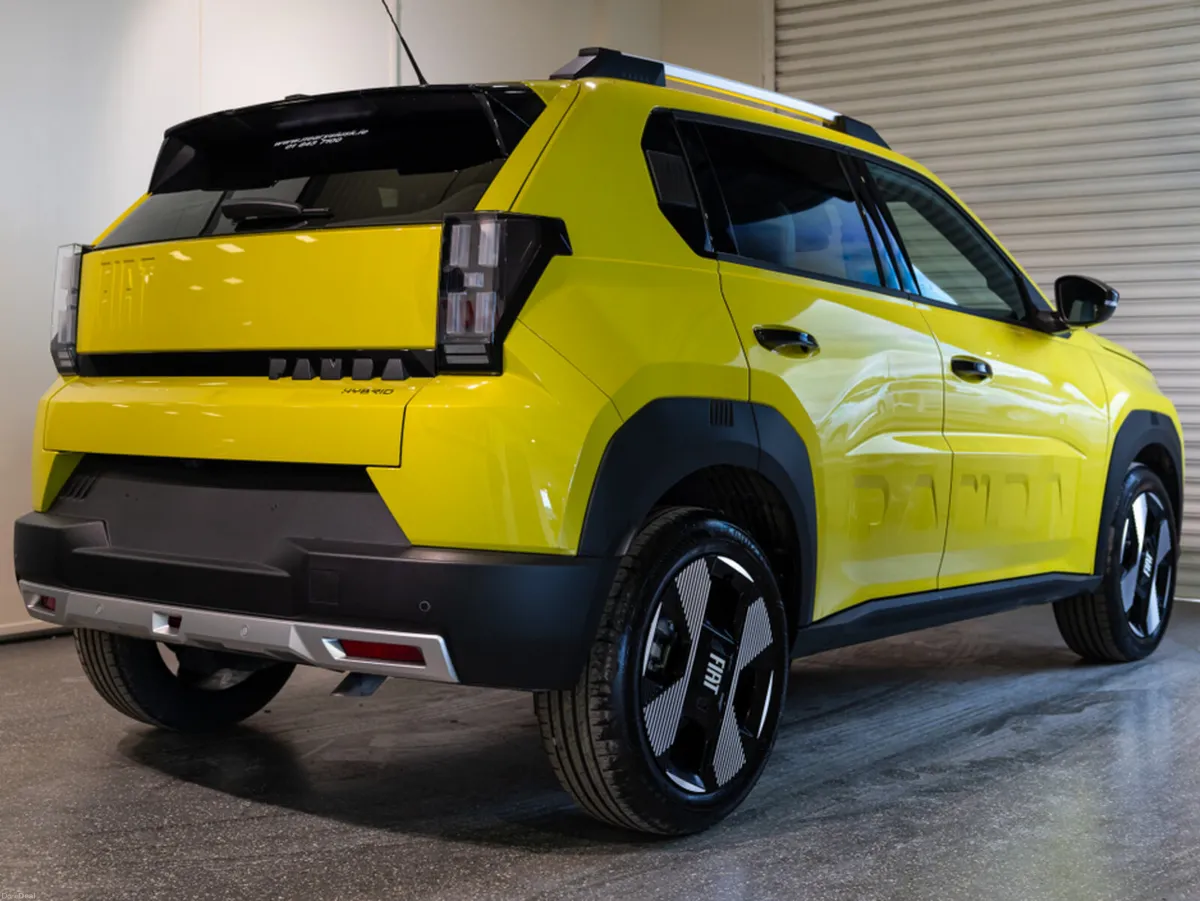 Fiat Grande Panda LA PRIMA 1.2 110HP 48V HYBRID eD - Image 4