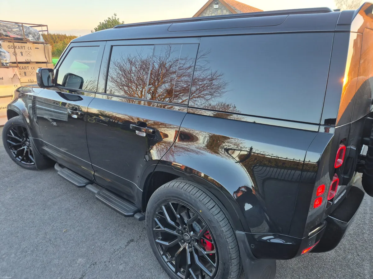 Land Rover Defender 2025 - Image 3