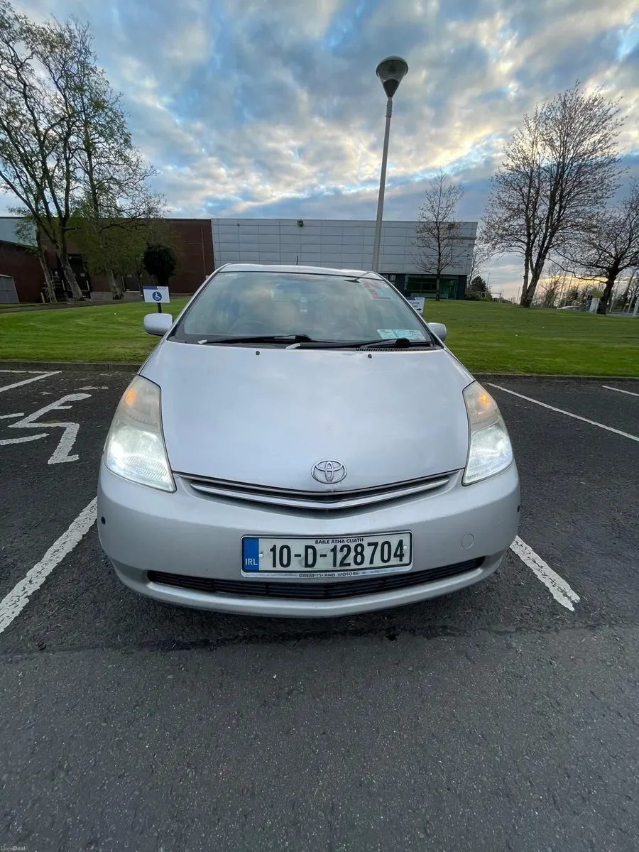 Toyota Prius 2010 Automatic 1.5 - Image 1