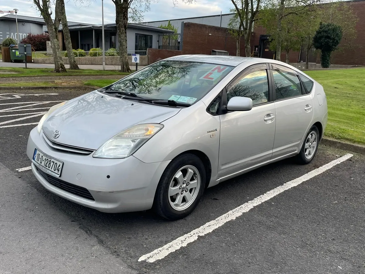 Toyota Prius 2010 Automatic 1.5 - Image 3